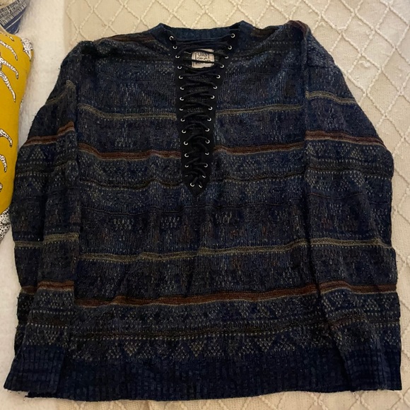 LF sweater - Picture 2 of 2